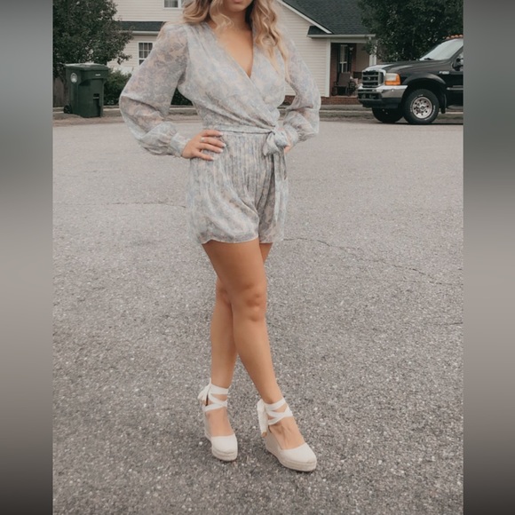 Express Dresses & Skirts - Shorts romper